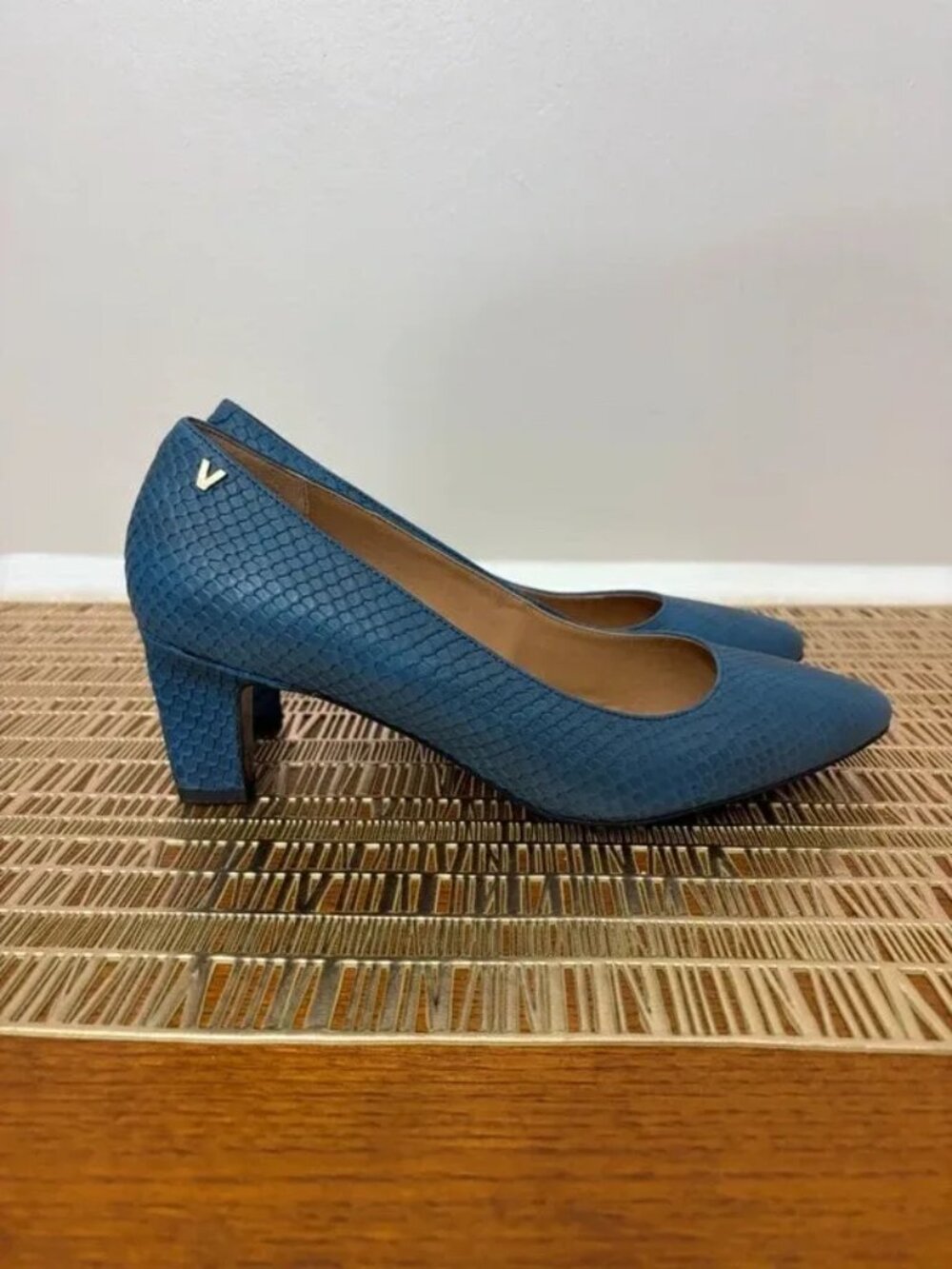 Vionic Blue Teal Leather Snake Print Heel Pumps Size 8